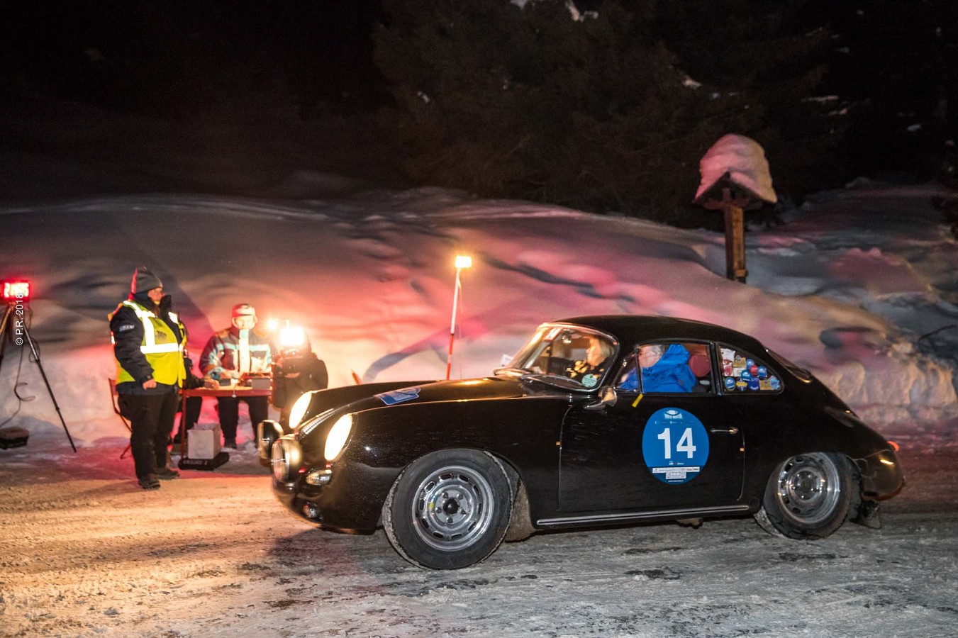 Barcella-Ghidotti su Porsche 356 al comando della prima tappa